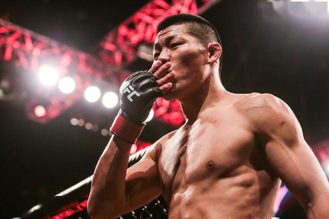 UFC李景亮最新比赛，中国力量的崛起与荣耀展现