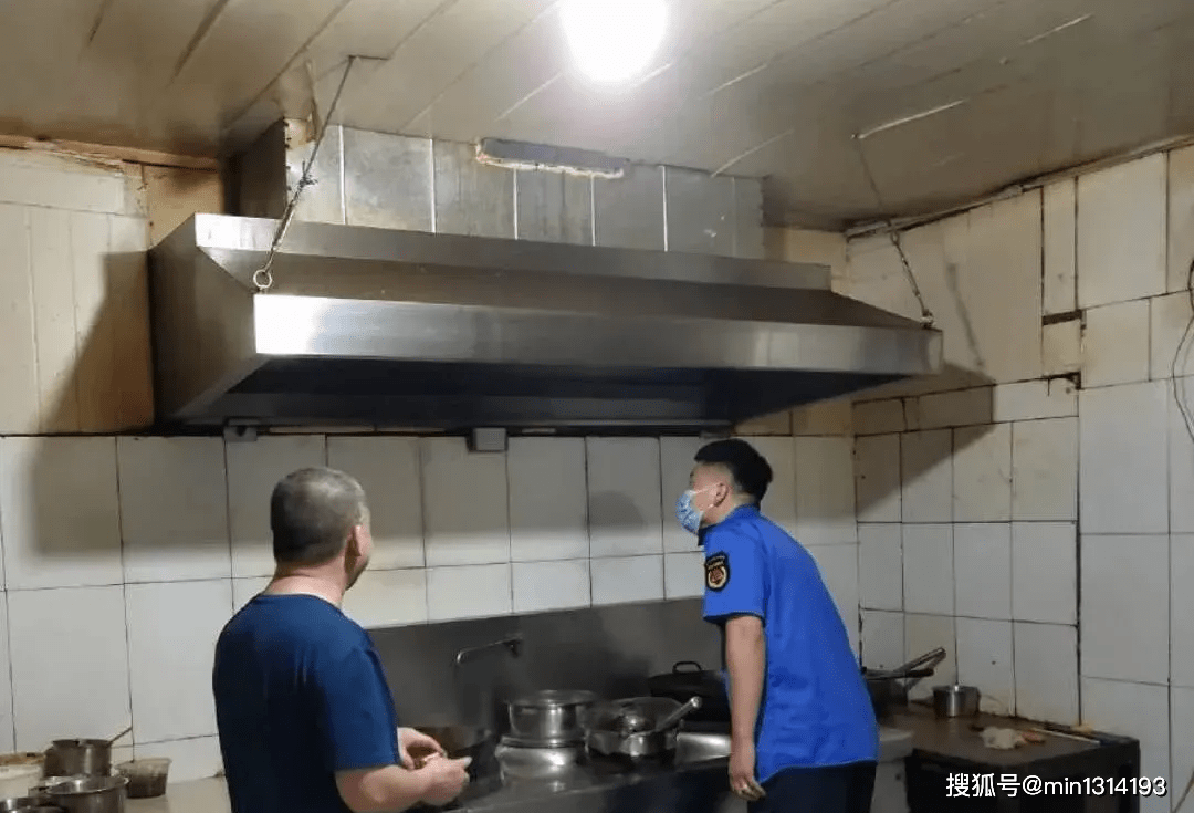 最新餐饮油烟排放标准，挑战中的成长与自信成就之路